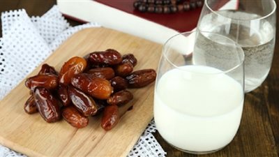 رجيم التمر واللبن .. سلبيات وإيجابيات