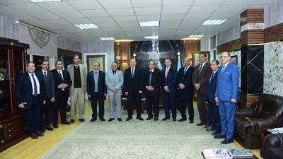 الأعلي للجامعات يشيد بكلية الدراسات العليا والبحوث البيئية