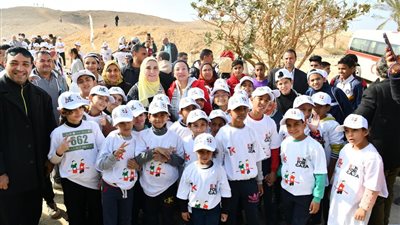 وزيرة البيئة تشارك فى ماراثون الجرى 