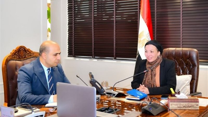 وزيرة البيئة