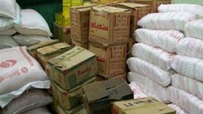 ضبط 30 طن سكر و 16 ألف عبوة زيت طعام داخل مخزنين بدون ترخيص بالقاهرة