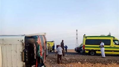 إصابة 13 إثر انقلاب أتوبيس بالقرب من نزلة طريق بلبيس