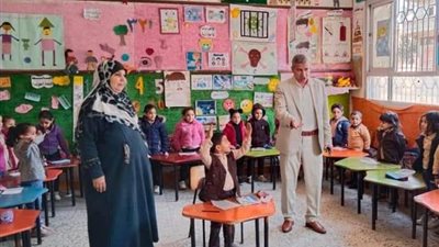 مدير تعليم دمياط يفاجئ مدارس فارسكور