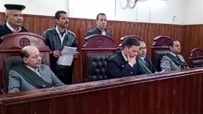 على الناصية عامر بيوزع الترامادول والحشيش بشوارع مغاغة