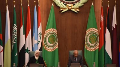 أبو الغيط يكرم وزيرة التضامن وعددا من الشخصيات العربية