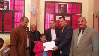 تكريم 10 طلاب من معهد النور للمكفوفين بقنا