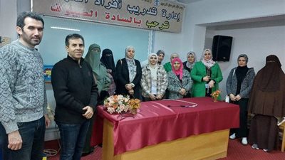 جامعة القناة تناقش 