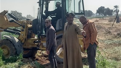 إزالة تعديات على ٥ أفدنة مخصصة لإنشاء مستشفى شمال الأقصر