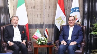 الملا:زيادة التعاون بين مصر وإيطاليا لتنفيذ المشروعات البترولية بكفاءة