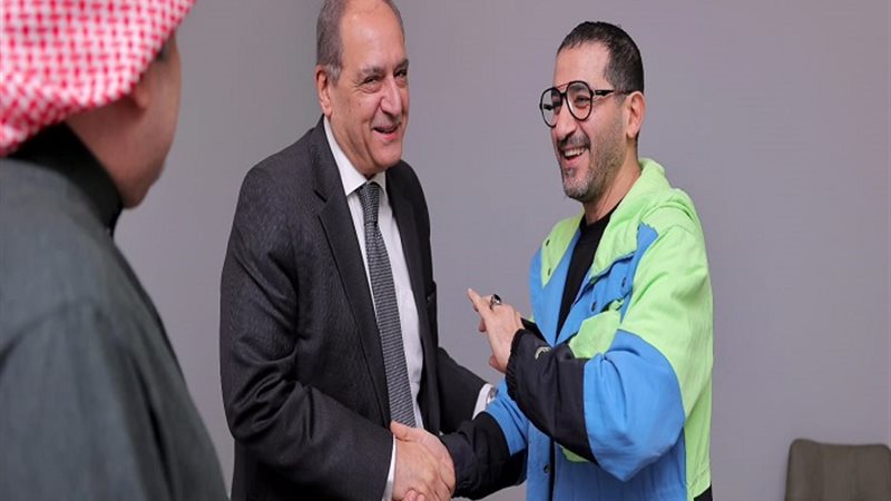 أحمد حلمى وسفير مصر