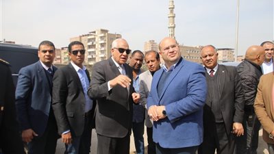 رصف وتوسعة طريق الطرفاية بطول ١.٨كم لتسهيل حركة المواطنين
