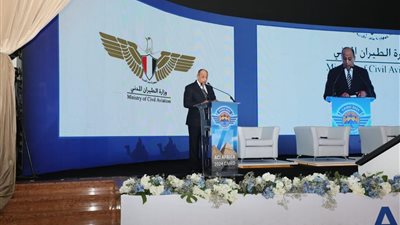 وزير الطيران : إستقبلنا العام الماضي 63.5 مليون راكب ونسعي الي 72 مليون مسافر .. مستقبلا