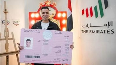 حسن شاكوش يحصل على الاقامة الذهبية فى الامارات