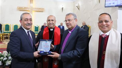 رئيس الإنجيلية يشهد تنصيب القس نبيل لمعي لكنيسة القنطرة شرق