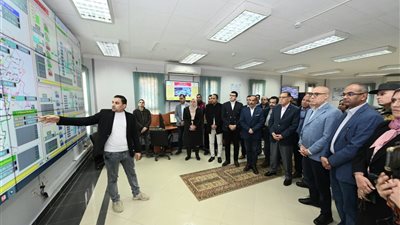وزير الإسكان ومحافظ الشرقية يتابعان موقف خدمات مياه الشرب والصرف الصحي بالمحافظة