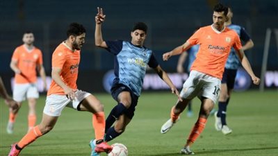 عقوبات بالجملة على لاعبي بيراميدز بعد التعادل مع فاركو