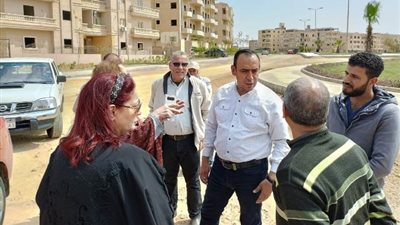 رئيس جهاز الشروق يتفقد مناطق العمارات ويستمع لشكاوى السكان.. صور