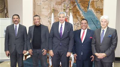 معهد إعداد القادةيكرم الشاعرهشام الجخ في ملتقى المبادرات الطلابية