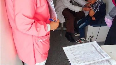 الكشف علي 200 حالة فى اليوم الاول للقاعدة الطبية برأس غارب