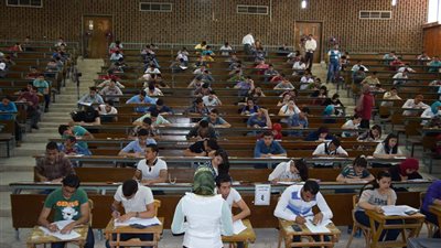رسوب 75% من طلاب طب سوهاج.. يثير جدلاً!!