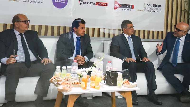 وزير الرياضة يفتتح