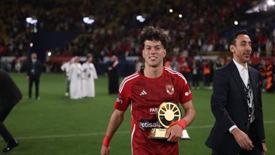 محمود شاكر يوضح كيف خدع إمام عاشور دفاع الزمالك في هدفه ..شاهد