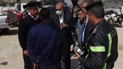محافظ القليوبية يتابع إزالة برج مخالف بشارع أحمد عرابي بشبرا