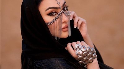 بالأسود.. ميرهان حسين تهني متابعيها بقدوم رمضان.. صور