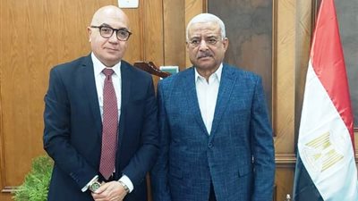 محافظ السويس يستقبل رئيس منطقة القناة للبنك الزراعي المصري