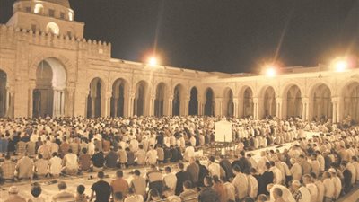دعاء وتسابيح.. في أول صلاة تراويح