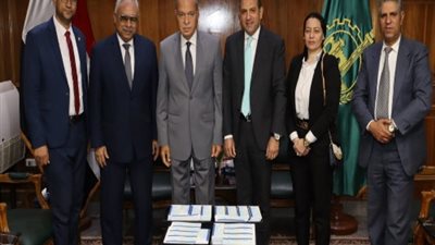 البنك الزراعي يتبرع بـ 500 الف جنيه لمحافظة القليوبية
