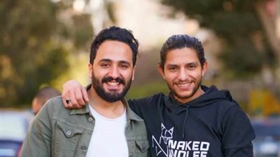 حمادة فرج وخالد العطوي يُضفيان جوًّا من المرح والفرحة والضحك على المشاهدين