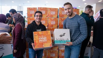 اورنچ مصر تواصل إهداء الأكشاك المجهزة وتكثيف توزيع كراتين الأغذية ضمن مبادرتها المجتمعية في رمضان