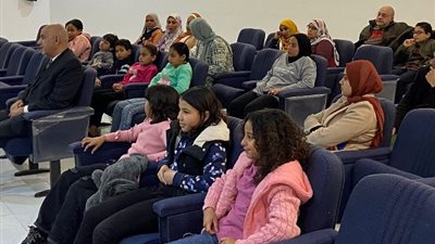 مكتبة مدينة الشروق تحيي ذكرى العاشر من رمضان وتستضيف أحد الأبطال