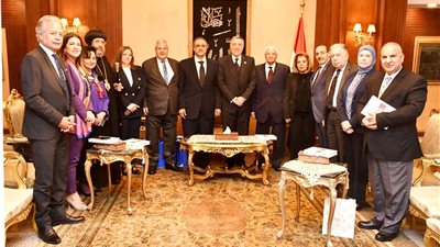رئيس المحكمة الدستورية العليا يستقبل وفد لجنة القانون والمواطنة بالمجلس الأعلى للثقافة