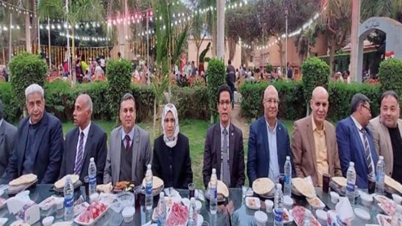 رئيس جامعة بنها يشارك