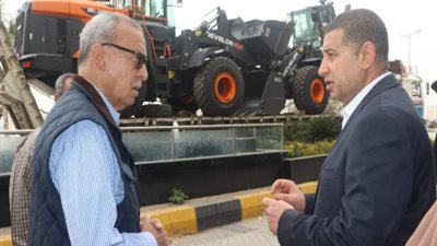 محافظ القليوبية: استلام 3 لودر لدعم منظومة النظافة بشبرا والخانكة