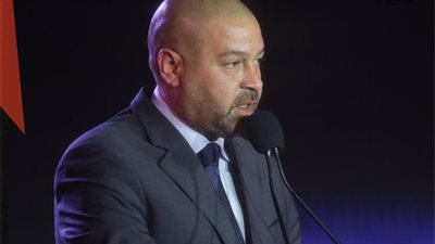 شاهد .. أحمد دياب يوضح شكل درع الدوري الجديد وجوائز الأندية