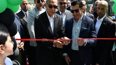 وزير الرياضة يفتتح حمام السباحة الأولمبي في نادي سيتي كلوب ببنها