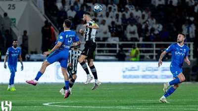 الهلال يتخطى الشباب بصعوبة في مباراة الريمونتادا بالدورى السعودى