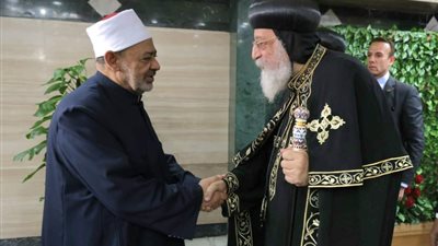 شيخ الأزهر يستقبل البابا تواضروس للتهنئة بقرب حلول عيد الفطر