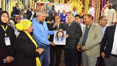 محافظ أسيوط يشهد احتفالية يوم اليتيم بقرية أولاد إلياس بمركز صدفا
