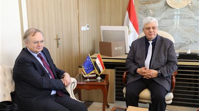 وزير التعليم العالي يبحث تعزيز التعاون مع سفير الاتحاد الأوروبي