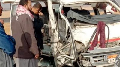 إصابة 11 في تصادم ميكروباص وملاكى على طريق الإسماعيلية الصحراوي