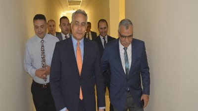 وزير العمل يهنئ العاملين بالوزارة بعيد الفطر المبارك.. صور