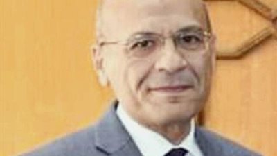 إصلاح وتوصيل صابع إبهام لمريض بعد بتره كليا بجامعة القناة