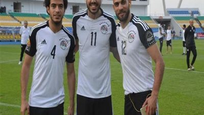 نجم الأهلي يهنئ كهربا بعيد ميلاده.. كل سنه وانت طيب يا صاحبي