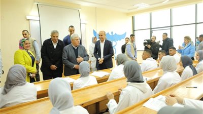وزير التعليم العالى يفتتح عددًا من المشروعات التعليمية والخدمية