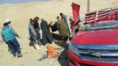 اصابة 17عاملا فى انقلاب ربع نقل بمحور سمالوط