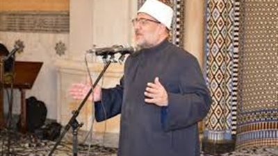 وزير الأوقاف يكرم 2 من أئمة الأقصر بمسجد النور بالعباسية